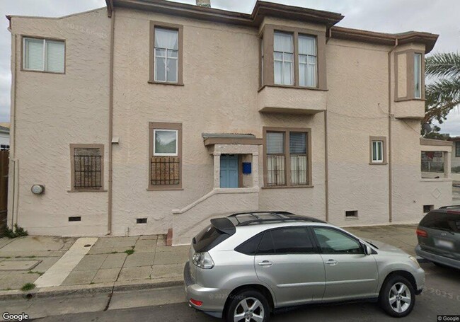 property at 848 E 15th St