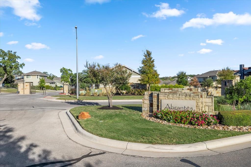 710 Arrow Point Dr in Cedar Park, TX - Building Photo