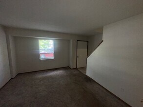 937 Hidden Acres Ct in Columbus, OH - Building Photo - Building Photo