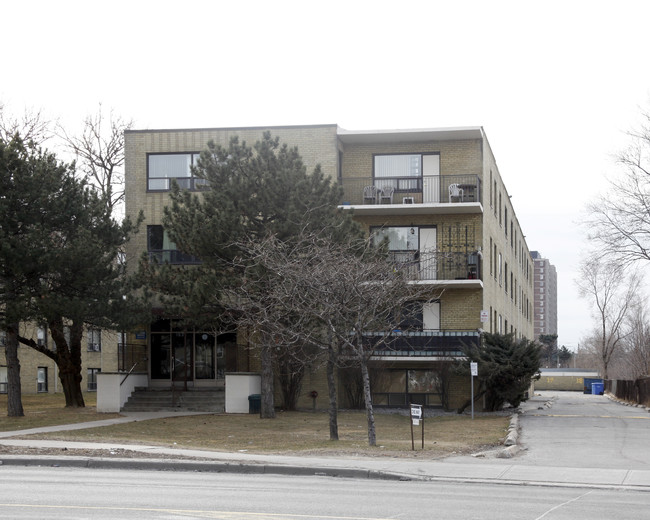 Willows Apartments in Toronto, ON - Building Photo - Building Photo