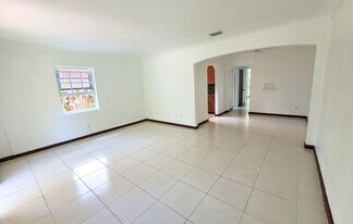 1429 NE 147th St in Miami, FL - Building Photo