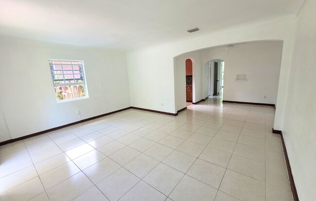 1429 NE 147th St in Miami, FL - Building Photo - Building Photo