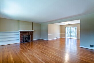 7736 Midday Ln in Alexandria, VA - Building Photo - Building Photo