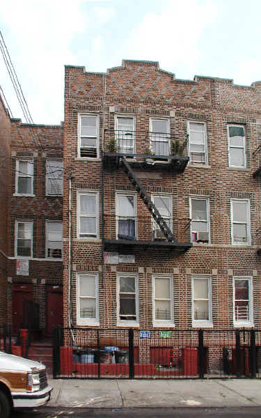 1059 Glenmore Ave in Brooklyn, NY - Building Photo