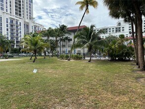 8107 SW 72nd Ave in Miami, FL - Building Photo - Building Photo