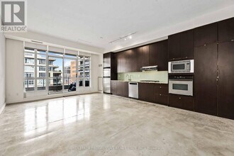 23 Brant St in Toronto, ON - Building Photo - Building Photo