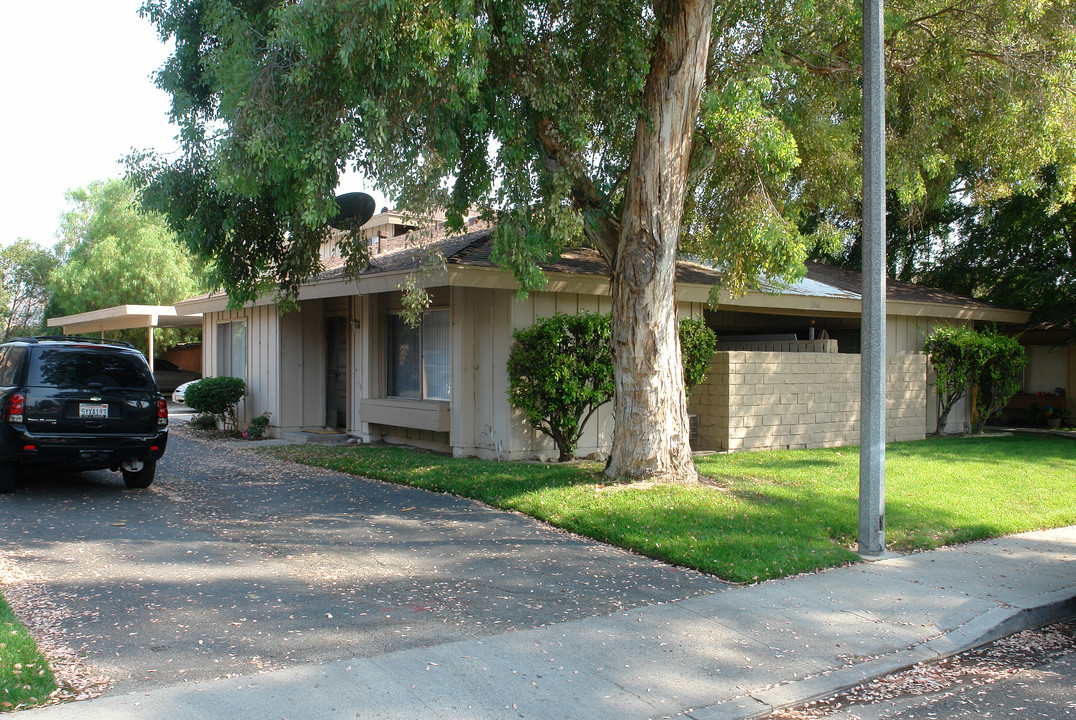 2666 E Phipps Ave in Simi Valley, CA - Building Photo