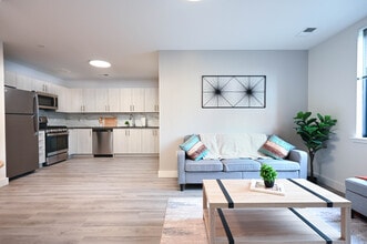 SUMMIT Orange Crossing in Orange, NJ - Foto de edificio - Building Photo