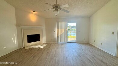 3696 Barbizon Cir N in Jacksonville, FL - Building Photo - Building Photo