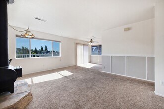2447 Cottage Dr in Auburn, CA - Building Photo - Building Photo
