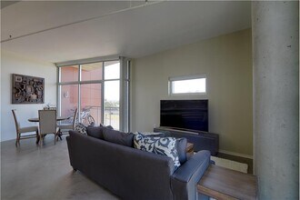 2115 Yeaman Pl-Unit -Unit 200 in Nashville, TN - Building Photo - Building Photo