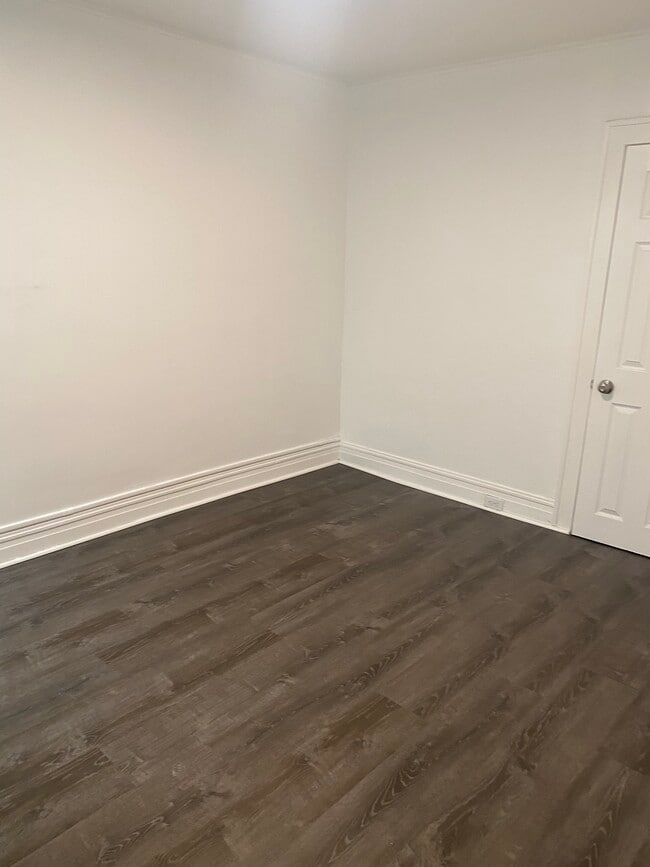 568 Lincoln Ave, Unit 2 in Bellevue, PA - Foto de edificio - Building Photo