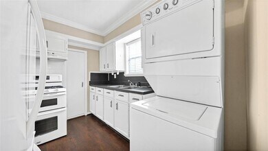 218 W 15th St-Unit -A in Houston, TX - Building Photo - Building Photo
