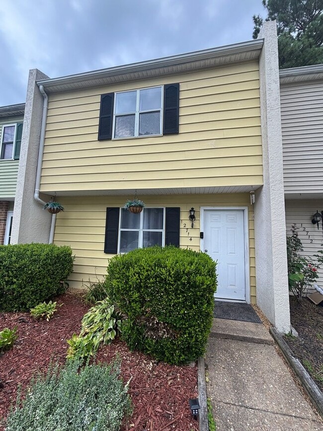 property at 12714 Woodside Ln
