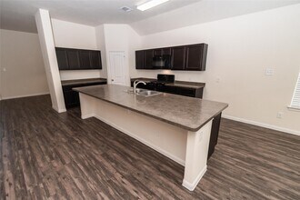 29654 Clover Shore Dr in Spring, TX - Foto de edificio - Building Photo