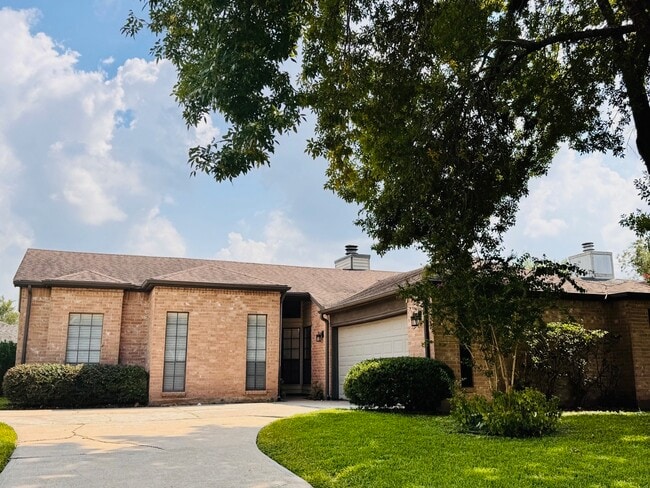 property at 2011 Echo Ridge