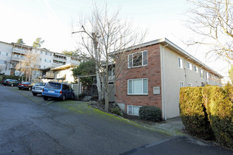 Terrace View Apartments in Seattle, WA - Building Photo - Building Photo