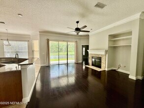 1084 Candlebark Dr in Jacksonville, FL - Foto de edificio - Building Photo