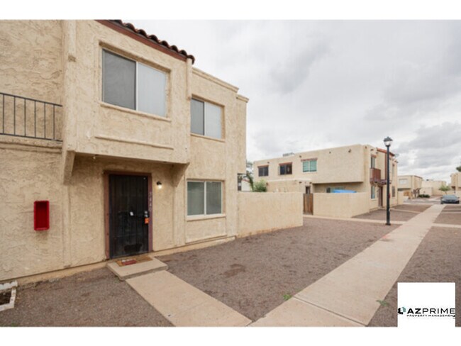 property at 5440 W Belleview St