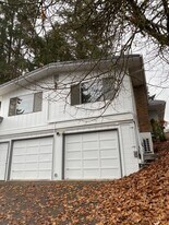 1890 W 25th Ave, Unit 2 in Eugene, OR - Building Photo