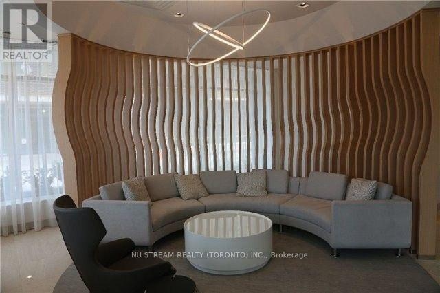 150 Fairview Mall Dr in Toronto, ON - Building Photo - Building Photo