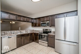 7951 Harbor Bridge Blvd in New Port Richey, FL - Foto de edificio - Building Photo