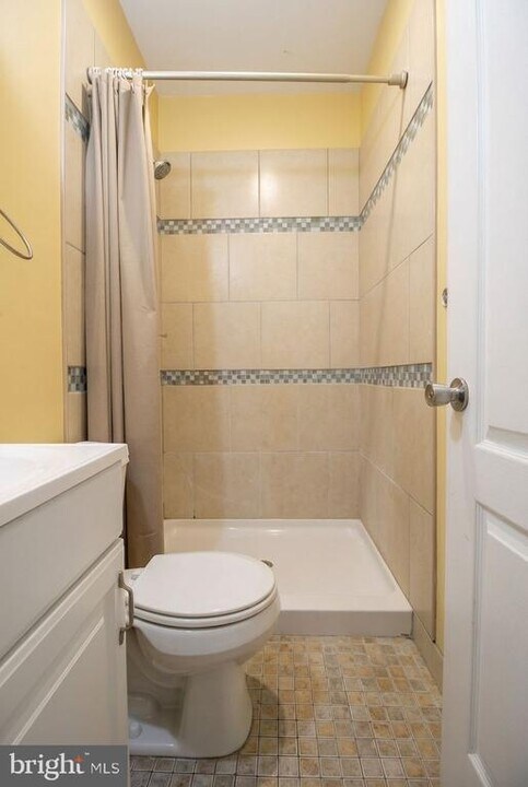 1525 W Seybert St in Philadelphia, PA - Building Photo