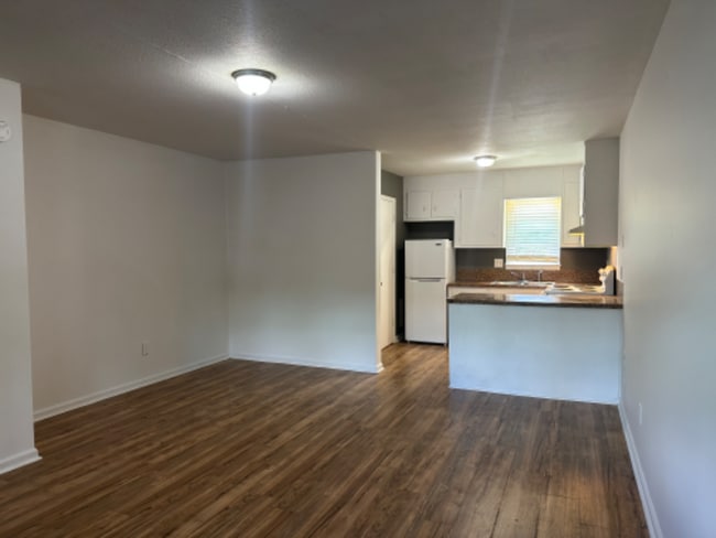 1923 Norwood St SW, Unit Unit 305 in Lenoir, NC - Building Photo - Building Photo