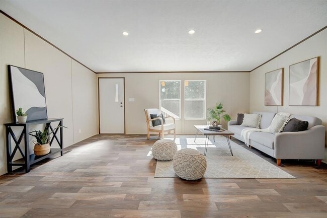 146 Shadow Oak Dr in Bastrop, TX - Foto de edificio - Building Photo