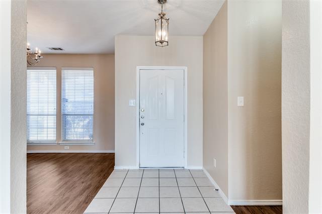 5808 Barrier Reef Dr in Fort Worth, TX - Foto de edificio - Building Photo