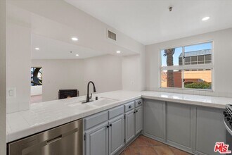 235 Main St in Los Angeles, CA - Building Photo - Building Photo