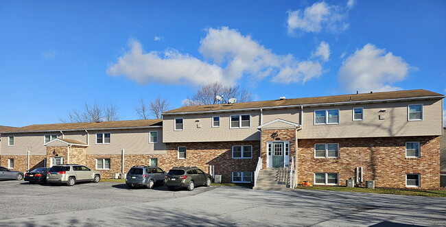 8059 Somerset St in Hummelstown, PA - Building Photo - Building Photo