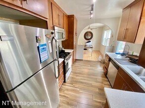 7100 Ramsgate Ave in Los Angeles, CA - Building Photo - Building Photo
