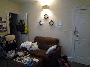 833 Beacon St, Unit 403 in Boston, MA - Foto de edificio - Building Photo