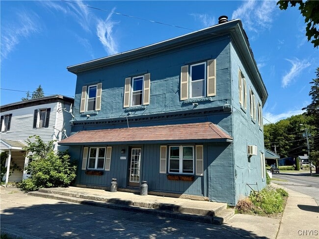 2117 Main St