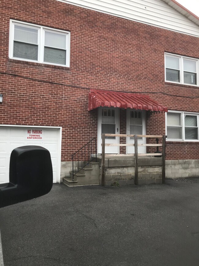 104 Douglas St Apartments and Nearby Princeton Apartments For Rent
