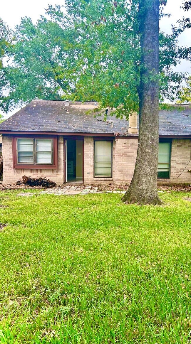 23811 Firegate Dr in Spring, TX - Building Photo - Building Photo