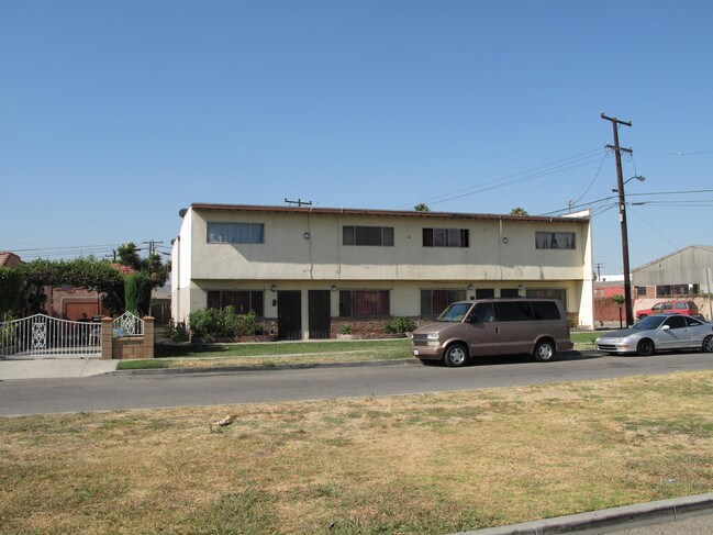 3036 Flower St in Lynwood, CA - Building Photo - Building Photo