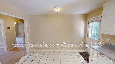 863 McAbee Rd in Spartanburg, SC - Building Photo - Building Photo
