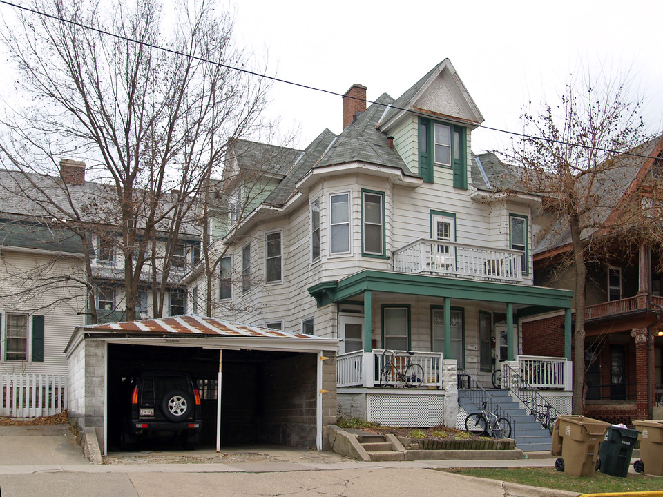 219 N Brooks St in Madison, WI - Building Photo