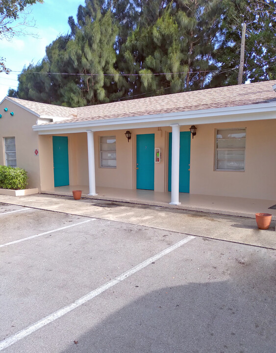 3625 S US-1 in Fort Pierce, FL - Building Photo