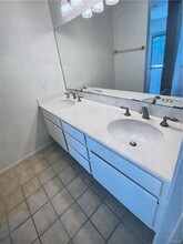 7 Flaxwood in Irvine, CA - Building Photo - Building Photo