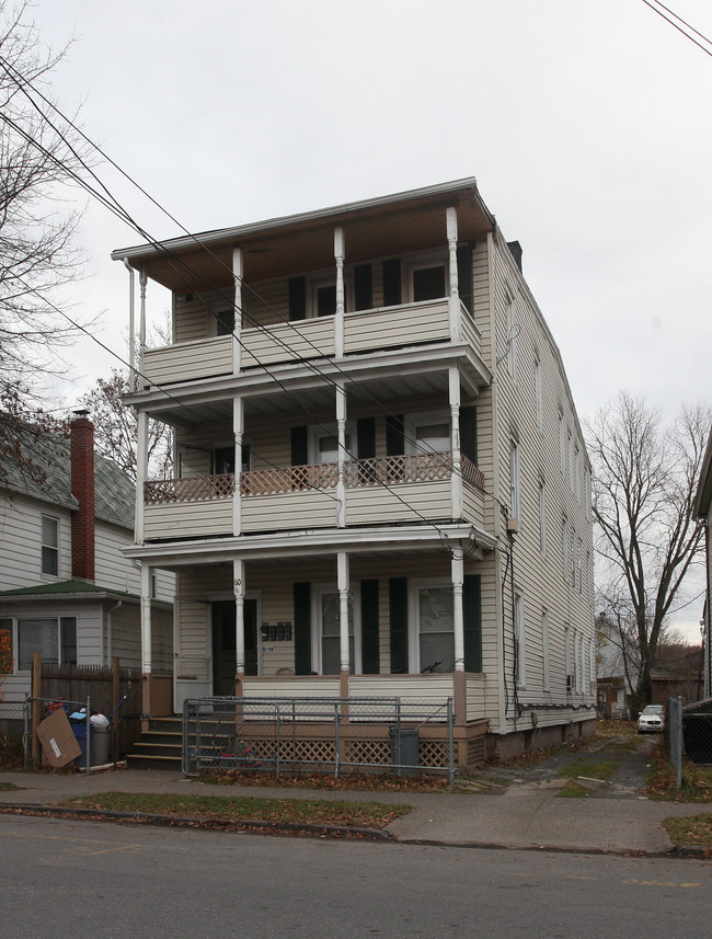 60 Cedar St in Kingston, NY - Building Photo - Building Photo