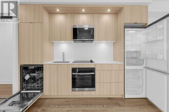 60 Central Park Roadway in Toronto, ON - Building Photo - Building Photo