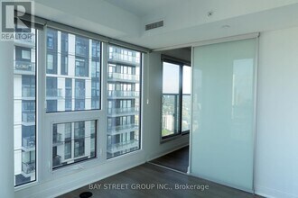 181 Dundas St E in Toronto, ON - Building Photo - Building Photo