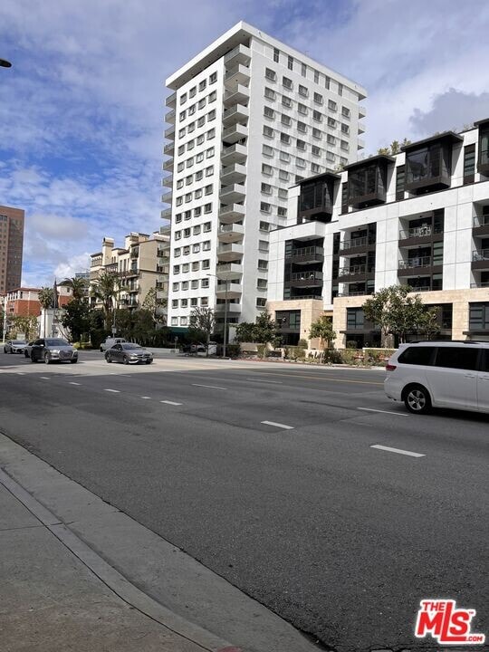 10787 Wilshire Blvd in Los Angeles, CA - Building Photo