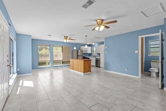 7316 Overton St in Hitchcock, TX - Building Photo - Building Photo