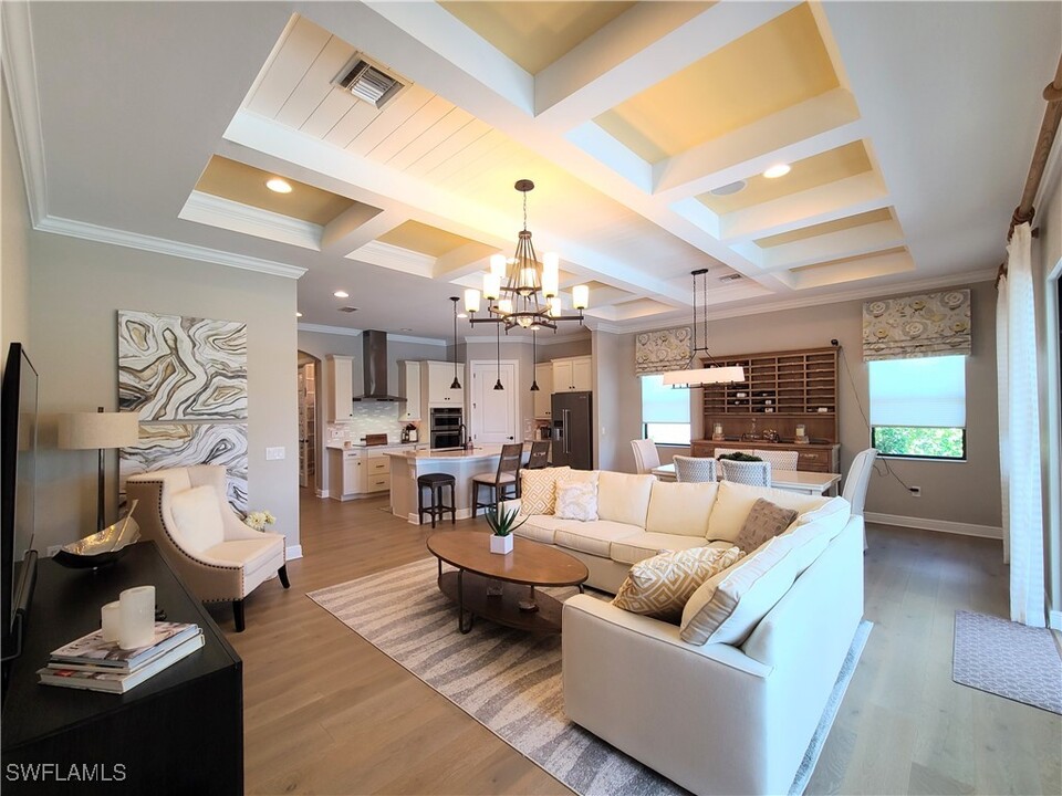 11624 Onyx Cir in Ft. Myers, FL - Foto de edificio