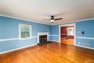 526 Grove Ave in Edison, NJ - Building Photo - Building Photo