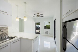 207 SE 10th Ter, Unit 4 in Fort Lauderdale, FL - Building Photo - Building Photo